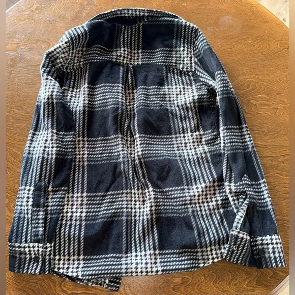 O’Neill Fleece Jacket/Flannel Print, size XS - Picture 2 of 4